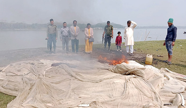 বরিশালে যৌথ অভিযানে ৩৫ মণ জাটকা জব্দ