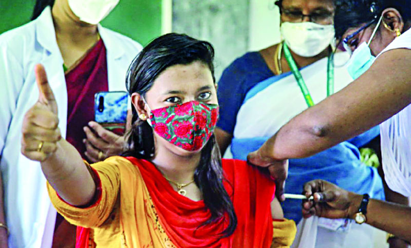 খুলছে শিক্ষাপ্রতিষ্ঠান, ক্লাস করা যাবে দুই ডোজ নিলে
