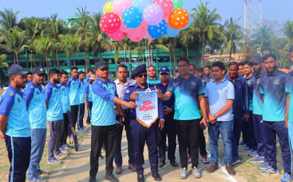 খাগড়াছড়িতে “পুলিশ সুপার ক্রিকেট টুর্নামেন্ট-২০২৫” এর উদ্বোধন