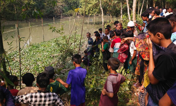 পিরোজপুরে খাল থেকে যুবকের অর্থগলিত মরদেহ উদ্ধার