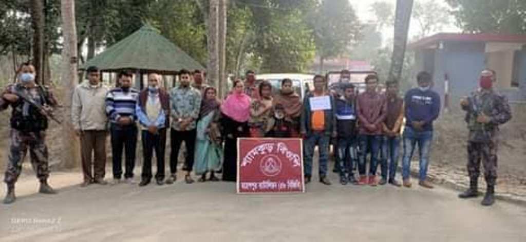 মহেশপুর সীমান্ত দিয়ে অবৈধভাবে পাড়ি  সময় ২১ জন আটক