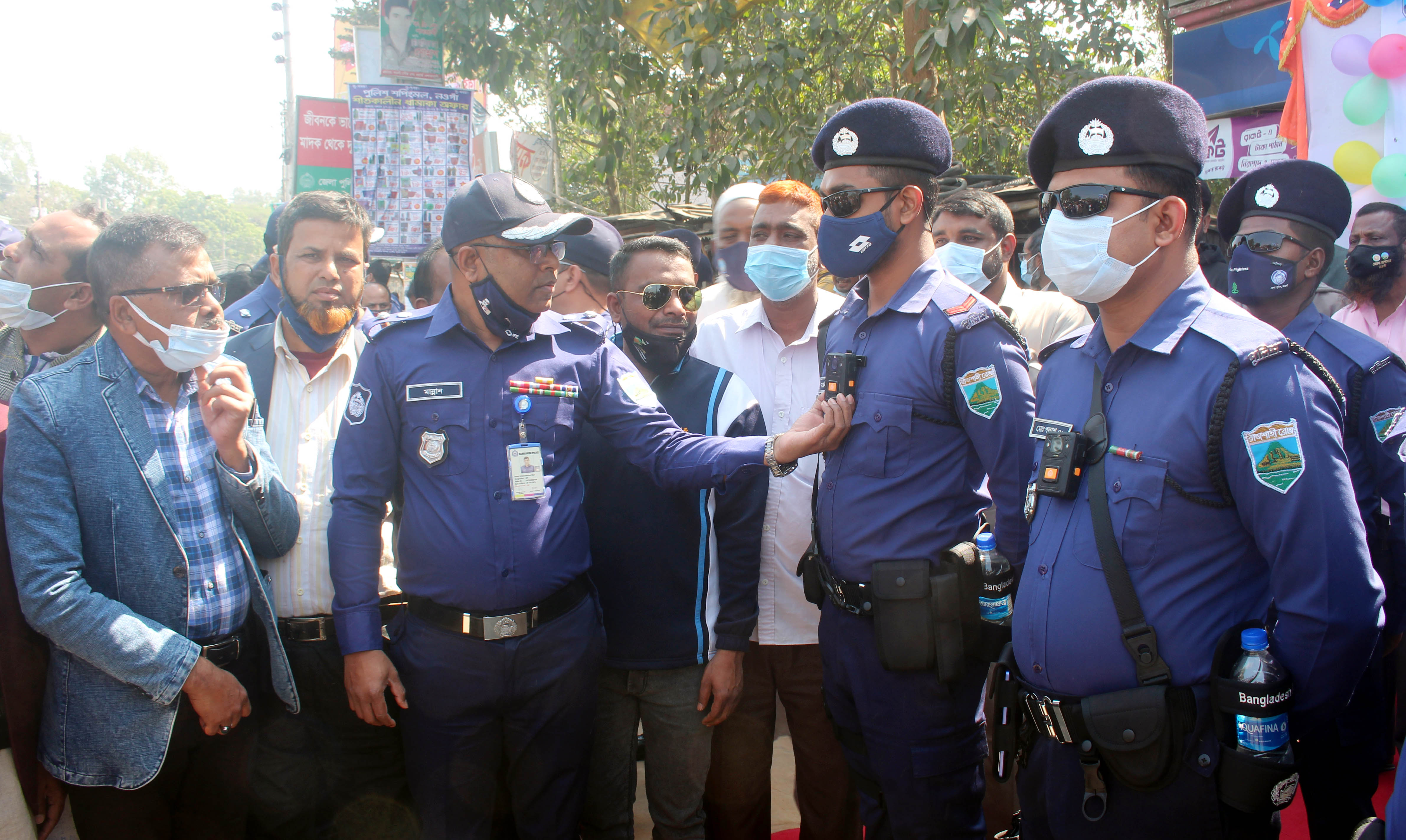 নওগাঁ জেলা পুলিশ পেল বডিওর্ন ক্যামেরা ও টেকনিক্যাল বেল্ট