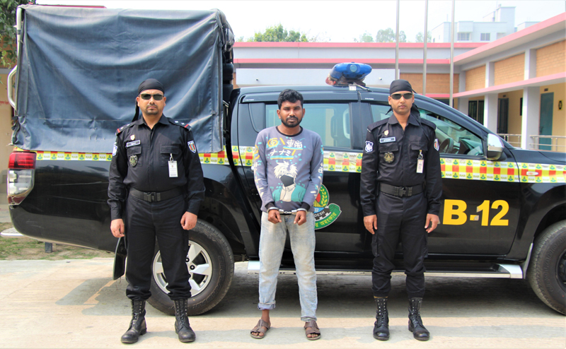 সিরাজগঞ্জে  ৪৯ কেজি গাঁজাসহ মাদক ব্যবসায়ী আটক