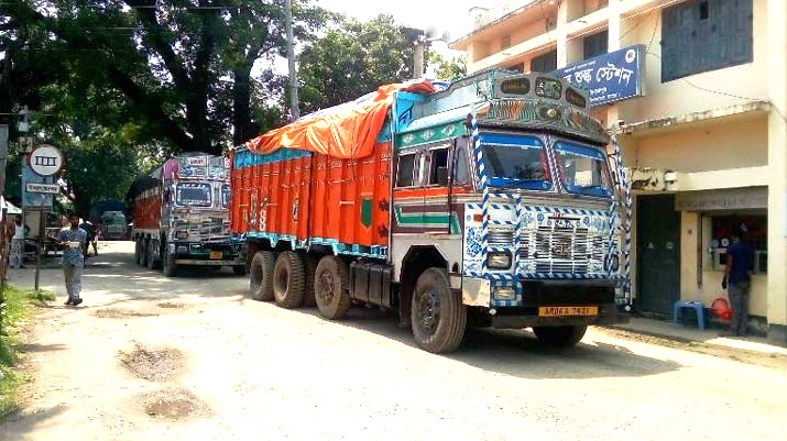 হিলি স্থলবন্দরে আমদানি রফতানি শুরু