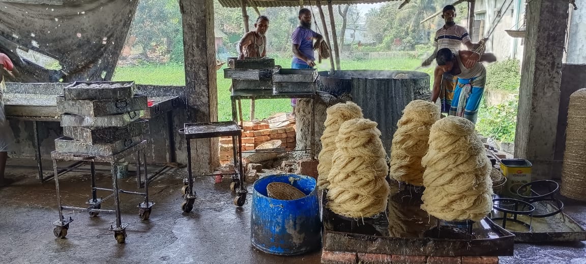 নোয়াখালীতে নকল সেমাই উৎপাদনে জরিমানা