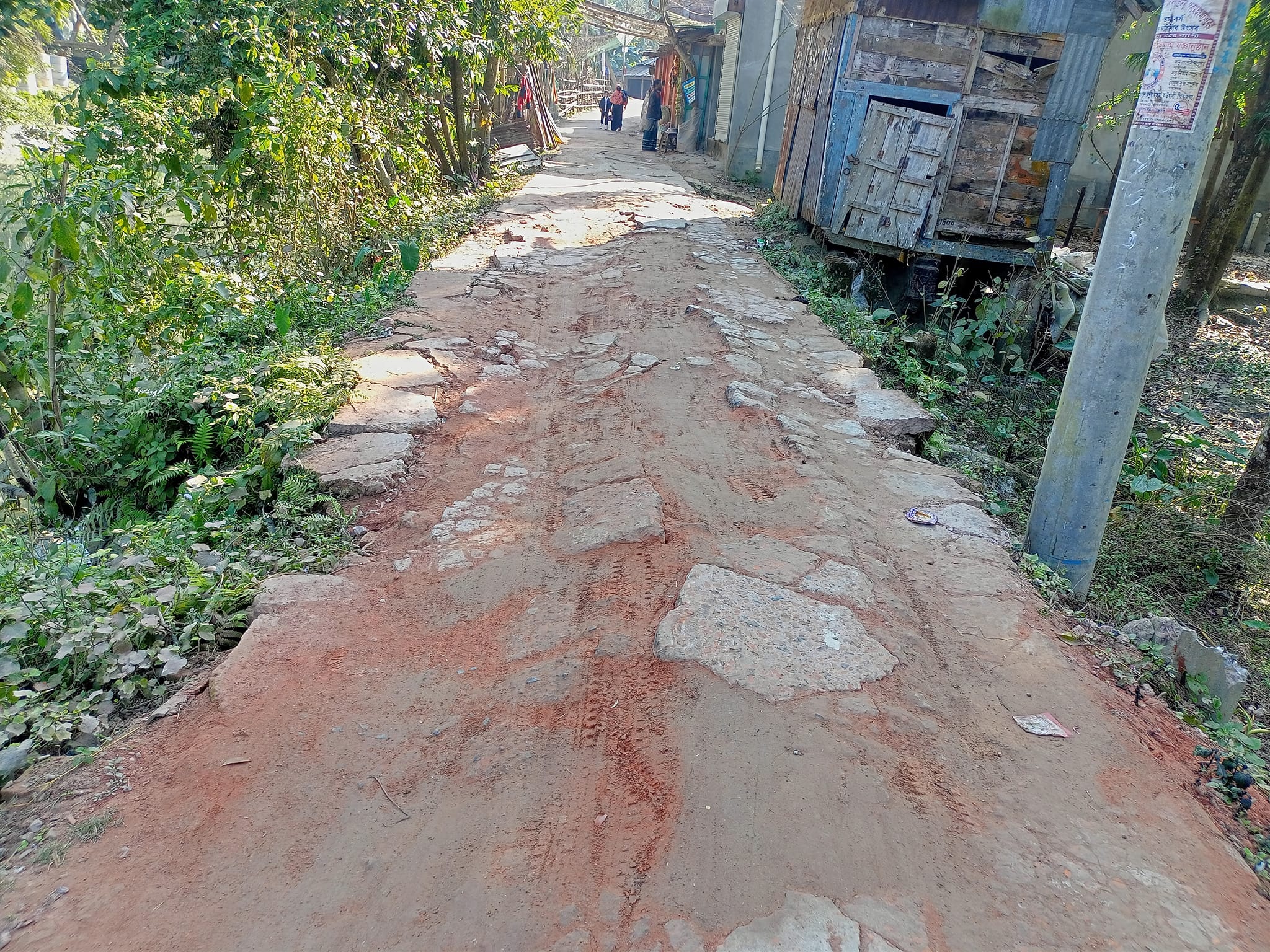 কাউখালীতে রাস্তা নয় যেন মরন ফাঁদ