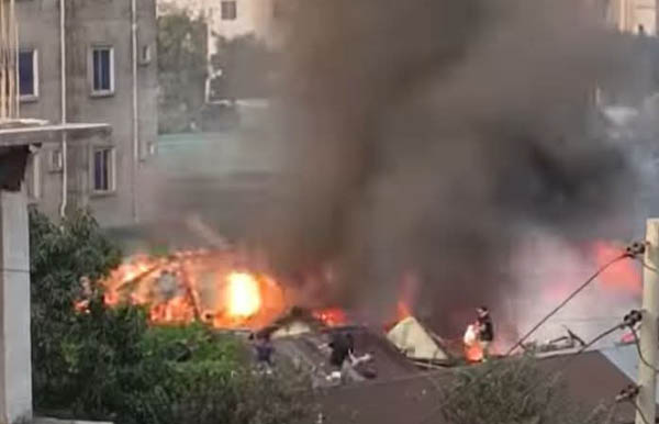 কালিয়াকৈরে ভয়াবহ অগ্নিকাণ্ডে ২০টি ঘর পুড়ে ছাই
