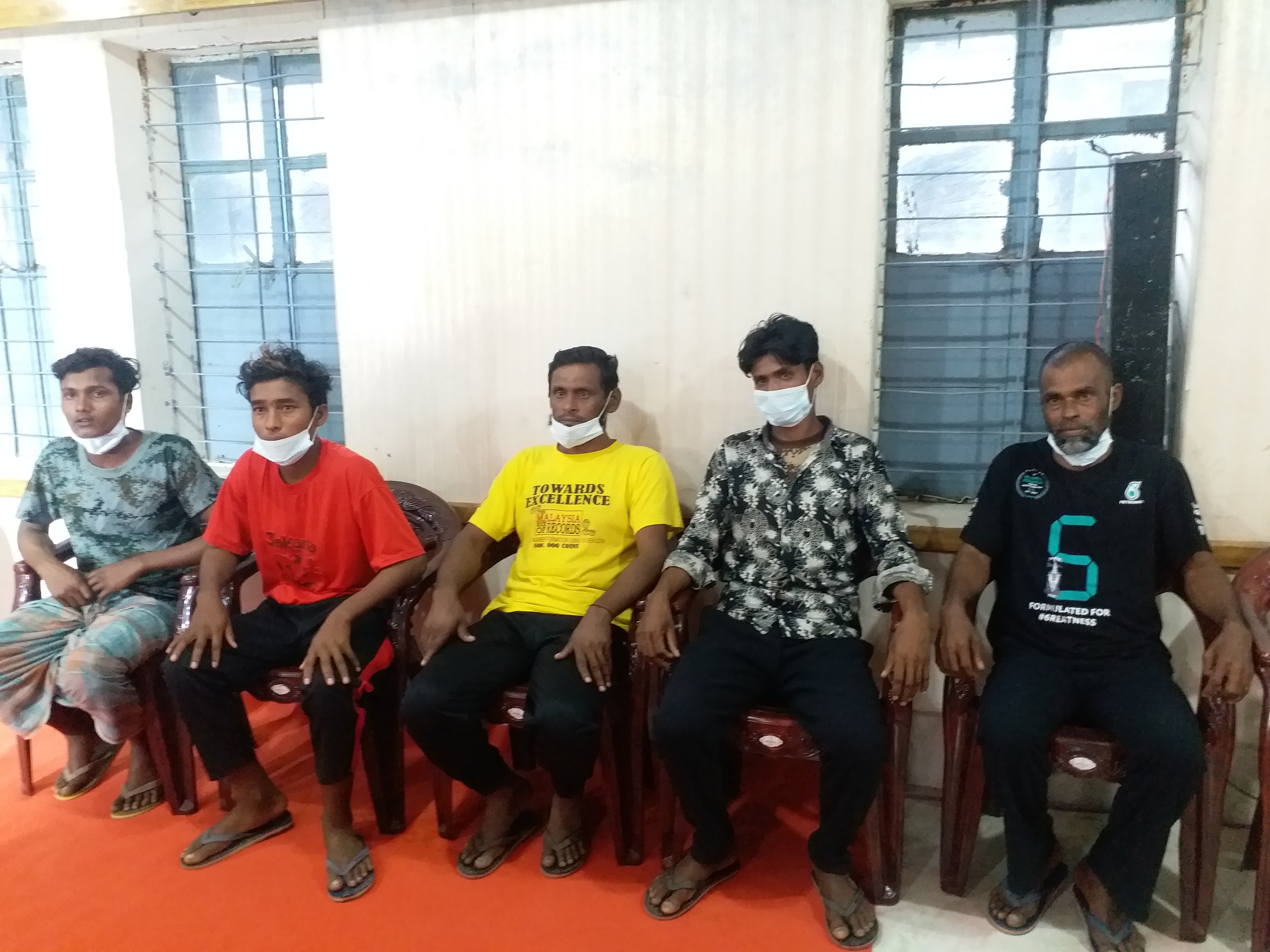মিয়ানমারে আটক ৬ বাংলাদেশী জেলেকে ফেরত