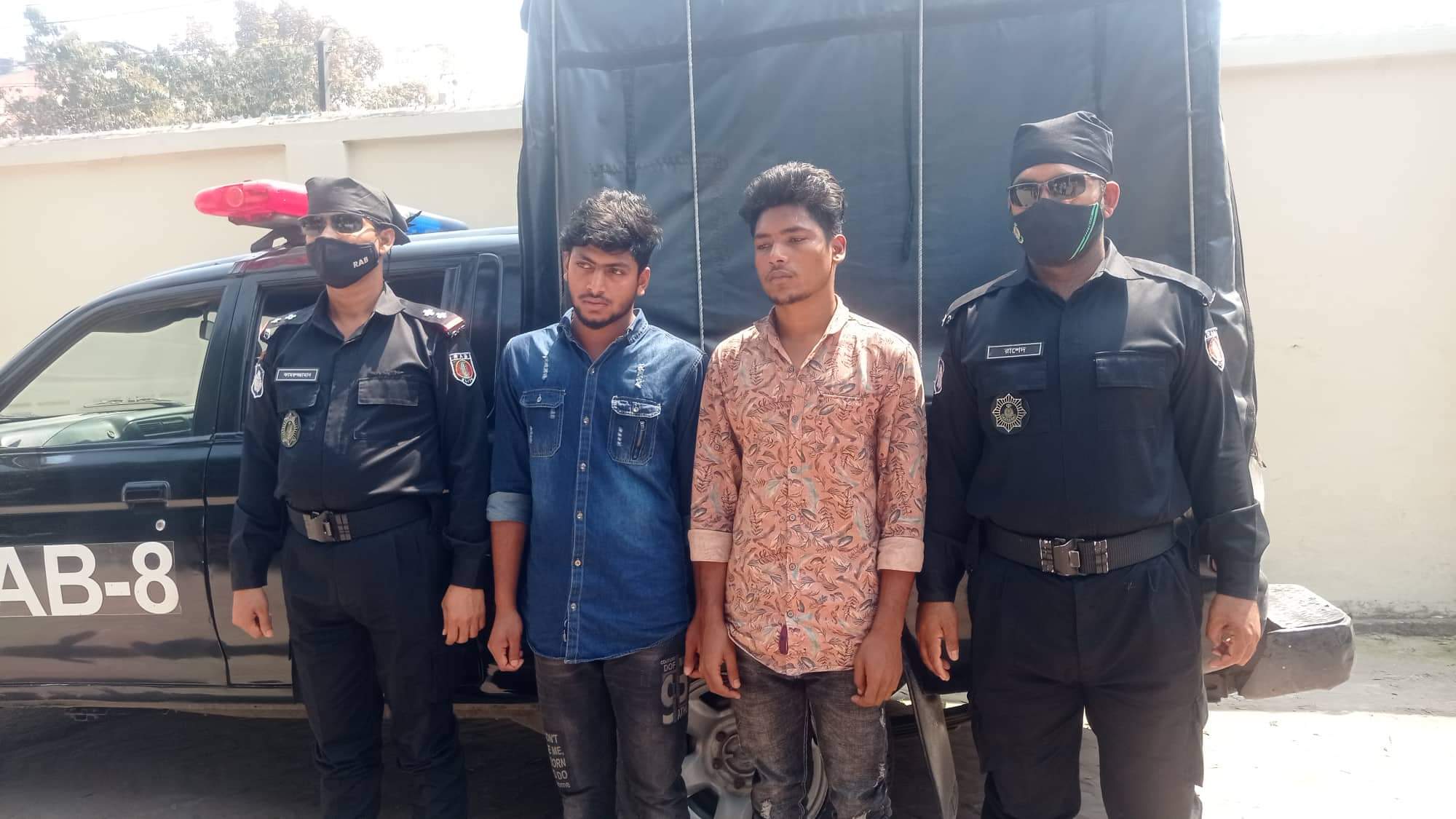 কুপিয়ে হাতের কব্জি বিচ্ছিন্ন করার ঘটনায় হোতা গ্রেফতার