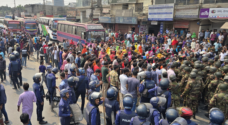 গাজীপুরে যান চলাচল স্বাভাবিক, ১০ কারখানায় ছুটি ঘোষণা