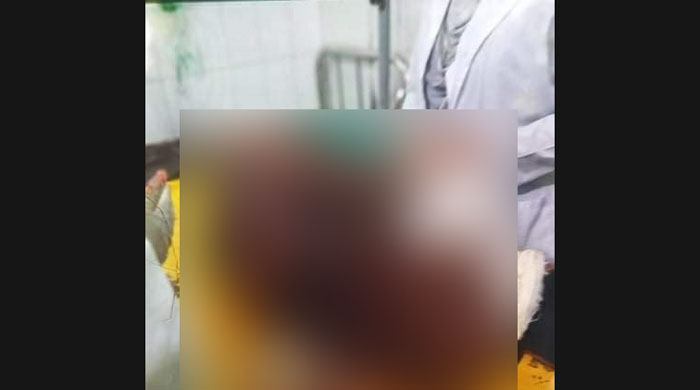 রক্তাক্ত শ্রমিককে হাসপাতালে ভর্তি করলো পুলিশ