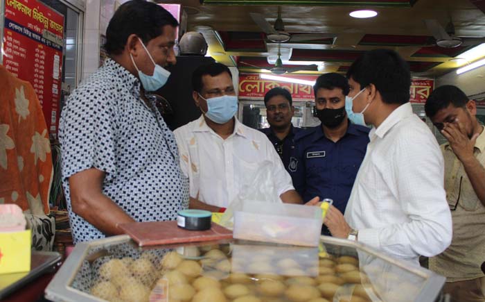দেবীদ্বারে মূল্য তালিকাবিহীন ৫ প্রতিষ্ঠনকে জরিমানা