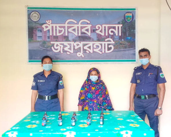 পাঁচবিবিতে ফেনসিডিলসহ নারী চোরাকারবারি আটক