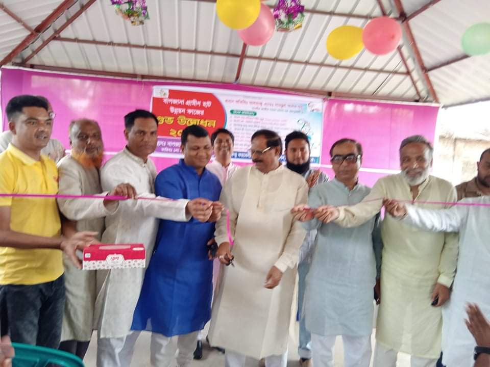 পাঁচবিবিতে গ্রামীণ হাট উন্নয়ন কাজের উদ্বোধন