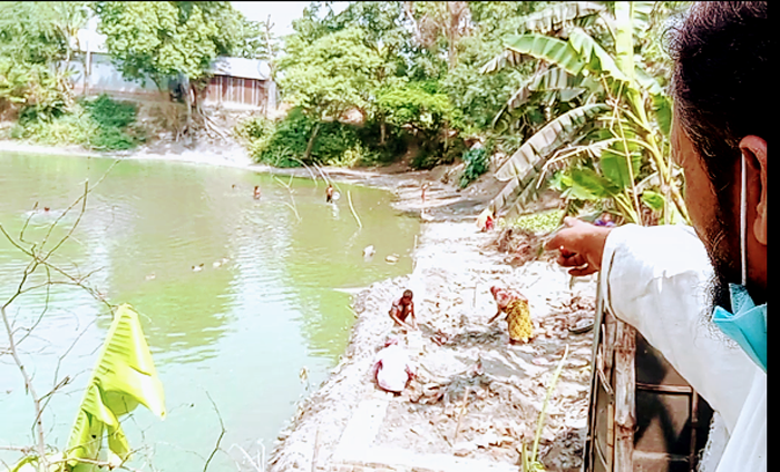 সরাইলে সরকারি পুকুর দখলের অভিযোগ