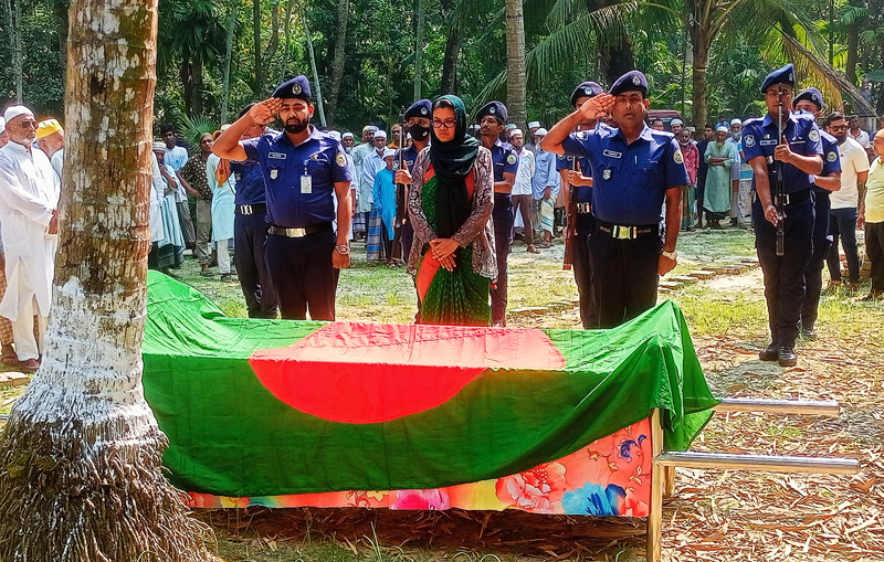 কাউখালীতে রাষ্ট্রীয় মর্যাদায় মুক্তিযোদ্ধার জানাযা অনুষ্ঠিত