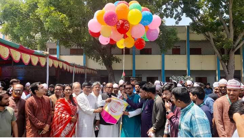 লালপুরে পাবলিক ইউনিভার্সিটির মেধাবী শিক্ষার্থীদের মিলনমেলা