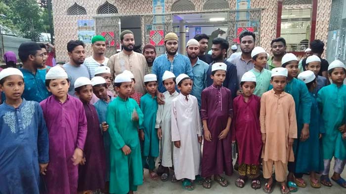 কাজী ইরাদত আলী সুস্থতা কামনায় এতিমখানায় ছাত্রলীগের ইফতার