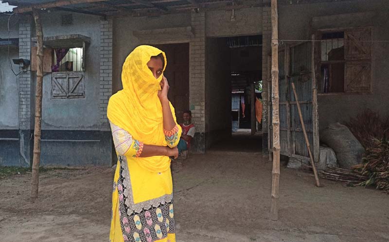 পরীক্ষা না দিয়ে বিয়ের দাবিতে অনশনে এসএসসি পরীক্ষার্থী