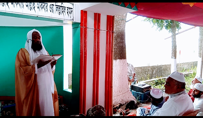 সরাইল উচালিয়াপাড়া ঈদগায়ে ঈদুল ফিতরের নামাজ সম্পন্ন