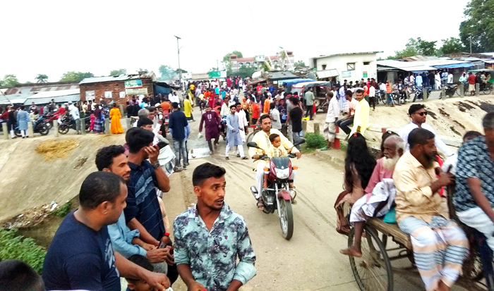বিনোদন প্রেমীদের পদচারণায় মুখোরিত আত্রাই অঞ্চলিক মহাসড়ক