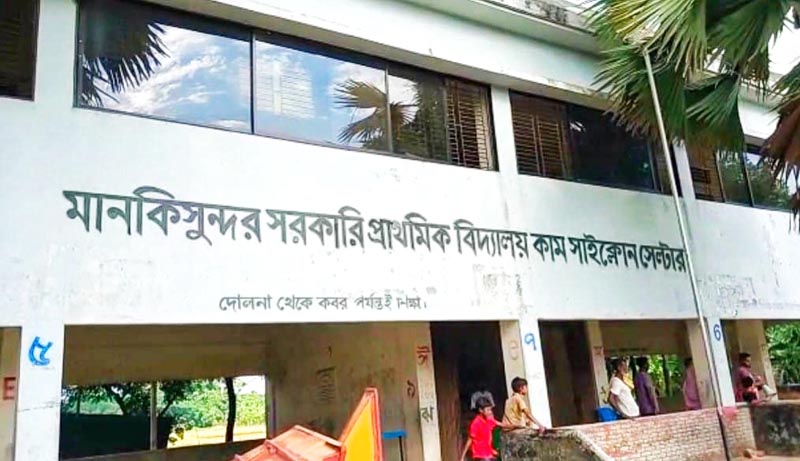 ঝালকাঠিতে আশ্রয় কেন্দ্র ছেড়েছে সবাই