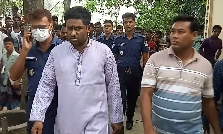 স্ত্রীকে পিটিয়ে হত্যার অভিযোগে আ’লীগ নেতা আটক