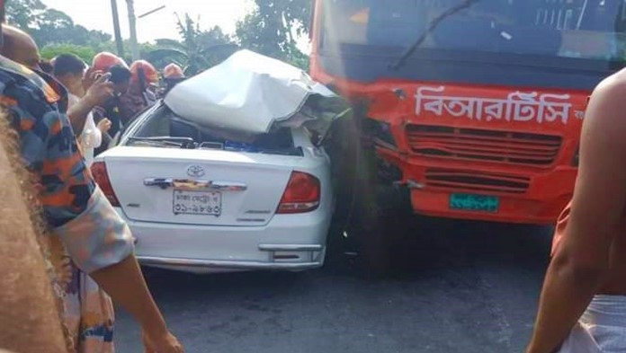 ফরিদপুরে বাস-প্রাইভেটকার মুখোমুখি সংঘর্ষ, নিহত ২