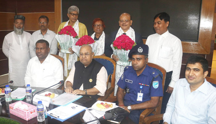 টাঙ্গাইল জেলার তিন সংবাদিককে সংবর্ধনা