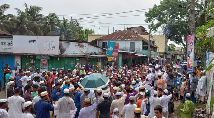 কাউখালীতে মুসল্লিদের বিক্ষোভ মিছিল ও সমাবেশ