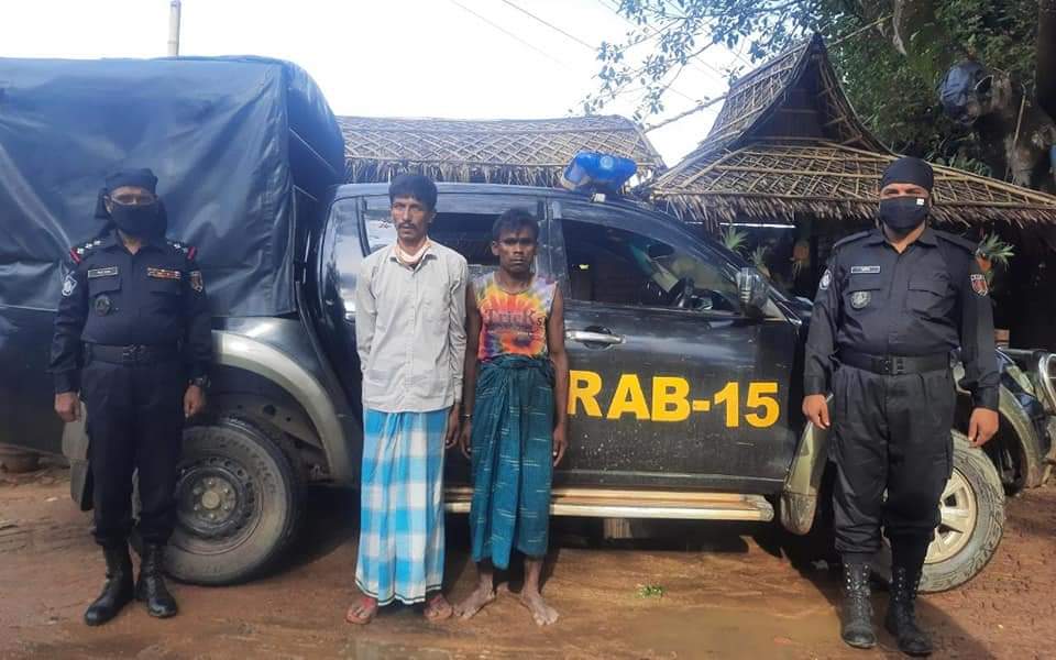 রামুতে ২০ হাজার পিছ ইয়াবাসহ আটক ২