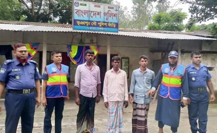 ভূঞাপুরে নগদ টাকা ও জুয়া খেলার সামগ্রী সহ ৩ জুয়াড়ী আটক