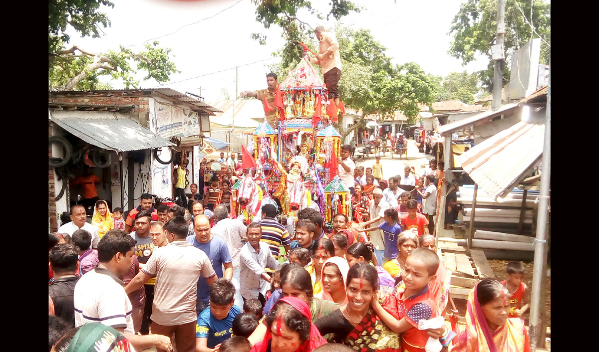 আত্রাইয়ে ঐতিহ্যবাহী জগন্নাথ দেবের রথযাত্রা অনুষ্ঠিত