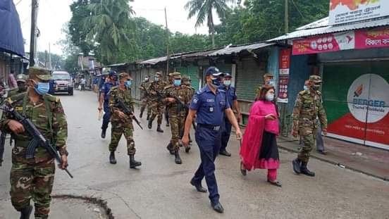 নীলফামারীতে লকডাউন বাস্তবায়নে দ্বিতীয় দিনেও মাঠে নেমেছে প্রশাসন