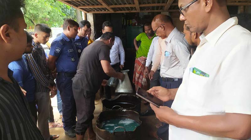 পরিমাপে কম ও ভেজাল খাদ্য রাখায় ঠাকুরগাঁওয়ে ২ প্রতিষ্ঠানকে জরিমানা