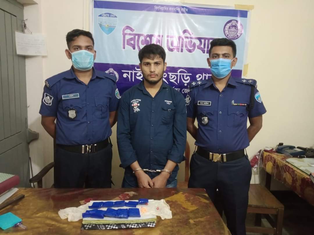 ঘুমঘুমে ১৯১০ পিস ইয়াবাসহ আটক ১,মোটরবাইক জব্দ