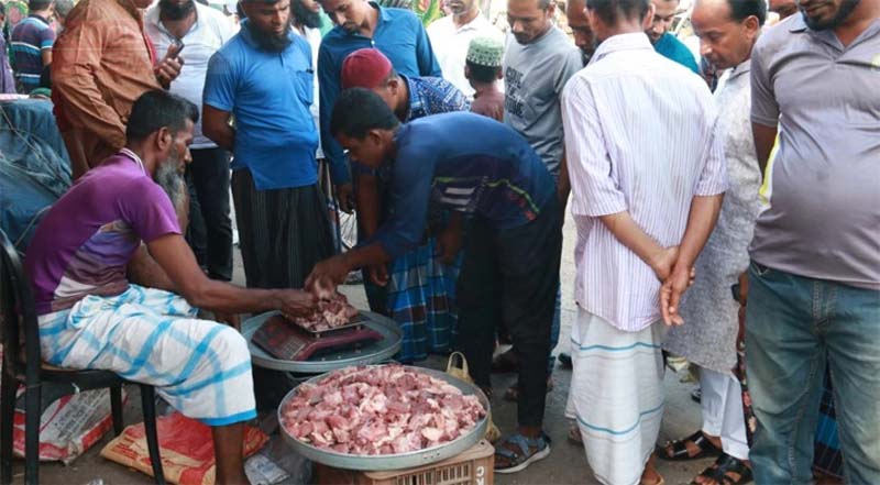 বরিশালে সংগ্রহ করা মাংসের কেজিও সাড়ে ৭ শত টাকা