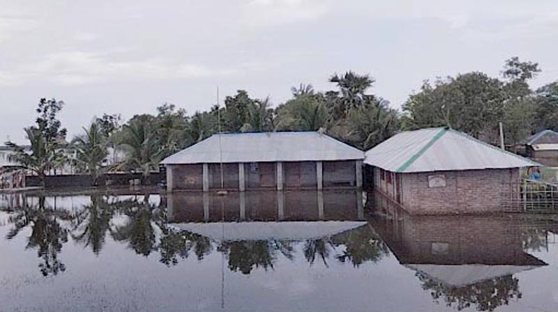 আশাশুনিতে পানিবন্দি ৭ গ্রাম, দূর্ভোগ চরমে