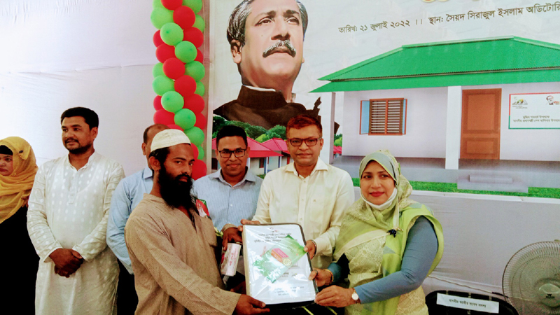 সরাইলে প্রধানমন্ত্রীর উপহারের বাড়ি পেল ১৭১ পরিবার