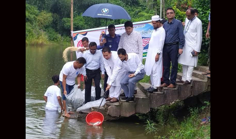 খাগড়াছড়িতে পোনা মাছ অবমুক্ত ও জাতীয় মৎস্য সপ্তাহ উদ্বোধন