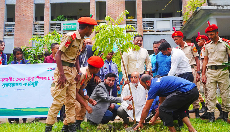 পিরোজপুরে সোহরাওয়ার্দী কলেজে বৃক্ষরোপন কর্মসূচী