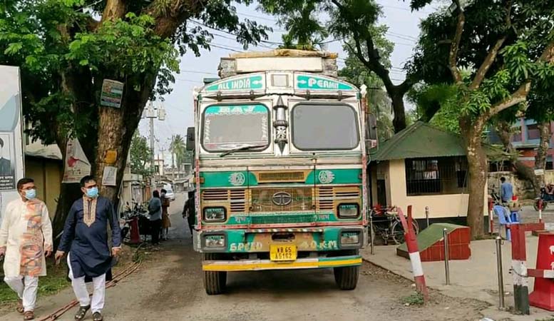 পণ্য রফতানি বেড়েছে হিলি স্থলবন্দরে