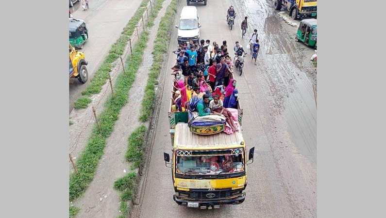 কলকারখানা খোলায় ঝিনাইদহ মহাসড়কে মানুষের ঢল