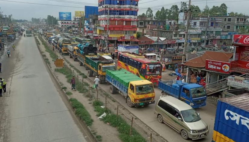 ঢাকা-টাঙ্গাইল মহাসড়কে থেমে থেমে চলছে গাড়ি