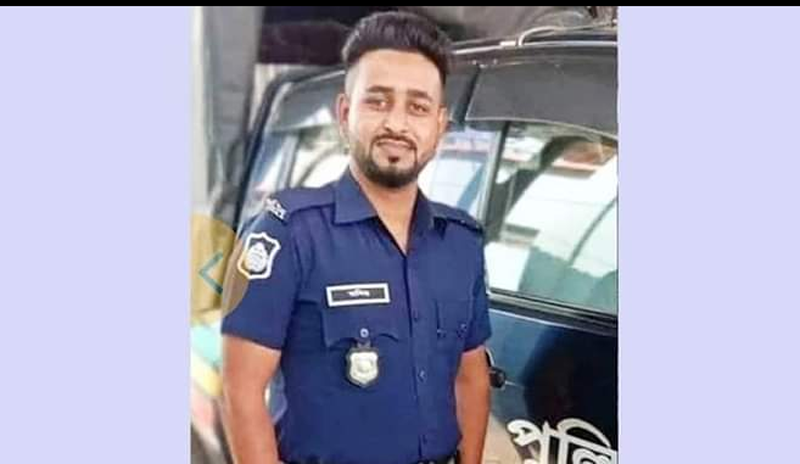 কালিয়াকৈরে বাসের ধাক্কায় প্রাণ গেল পুলিশ সদস্যর