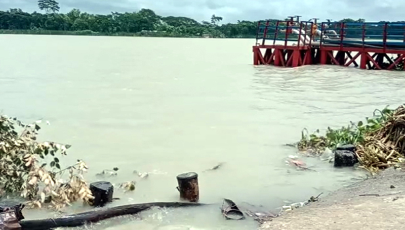 বিপৎসীমার ওপরে দক্ষিণাঞ্চলে নদ-নদীর পানি