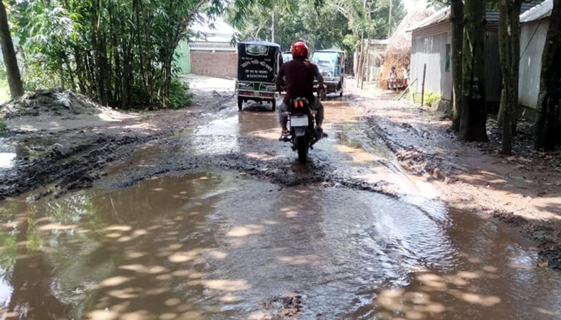 দেওয়ানগঞ্জ -রাজীবপুর সড়কে মরণ ফাঁদ, ঝুঁকি