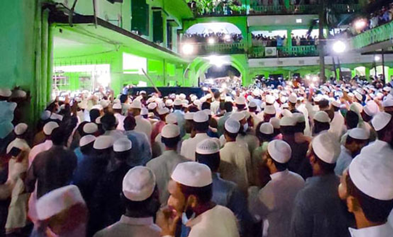 বাবুনগরীর জানাজায় অংশ নিয়েছেন হাজারো মুসল্লি