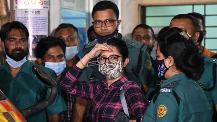 রিমান্ড শেষে আদালতে পরীমনি