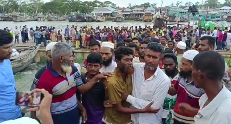 দেড় শতাধিক জেলে নিয়ে ঘাটে ফিরলো উদ্ধারকারী ট্রলার, এখনো নিখোঁজ আড়াই’শ জেলে